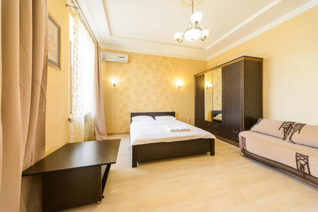 911 Apartments Antonovichа เคียฟ ภายนอก รูปภาพ