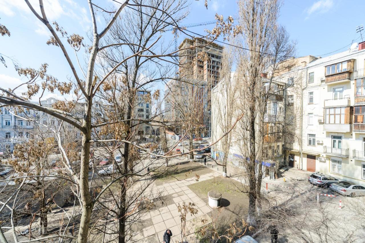 911 Apartments Antonovichа เคียฟ ภายนอก รูปภาพ