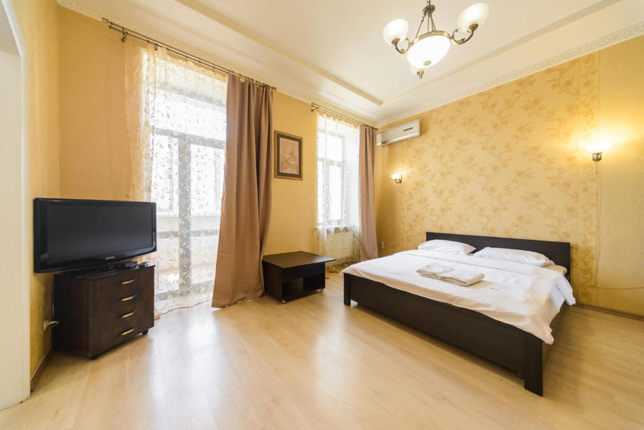 911 Apartments Antonovichа เคียฟ ภายนอก รูปภาพ