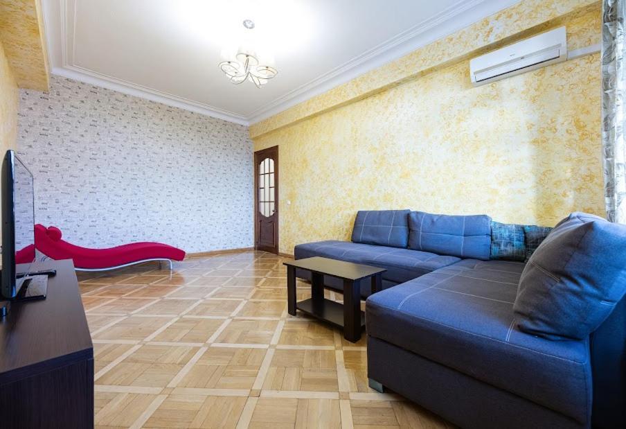 911 Apartments Antonovichа เคียฟ ภายนอก รูปภาพ